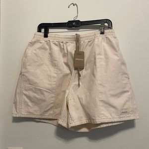 Patagonia Baggie Shorts 4” Sz L NWT